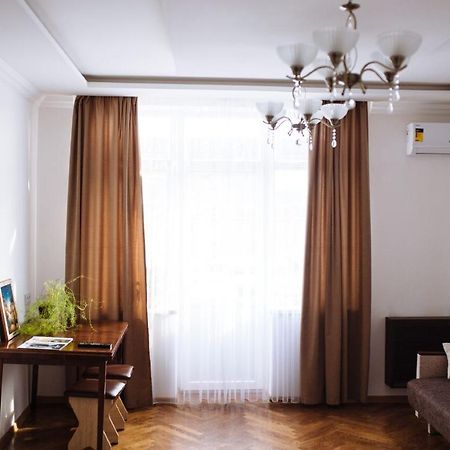 Затишна 1 Кімнатна Квартира, Вокзал İvano-Frankivsk Dış mekan fotoğraf